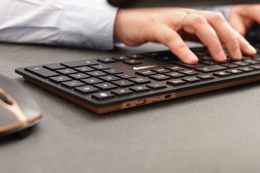 Greentech Cherry Tastatur mit Gütesiegel „Blauer Engel“