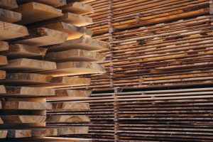 holz-bretter-wood-greentech-patrick-robert-doyle-yVRn-d6JGzo-unsplash