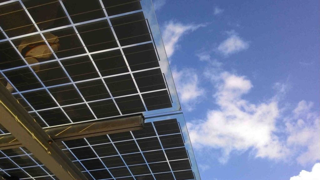 Solar Anlage Klimaschutz mit Sonnenenergie - Foto Asia Chang Yr via Unsplash