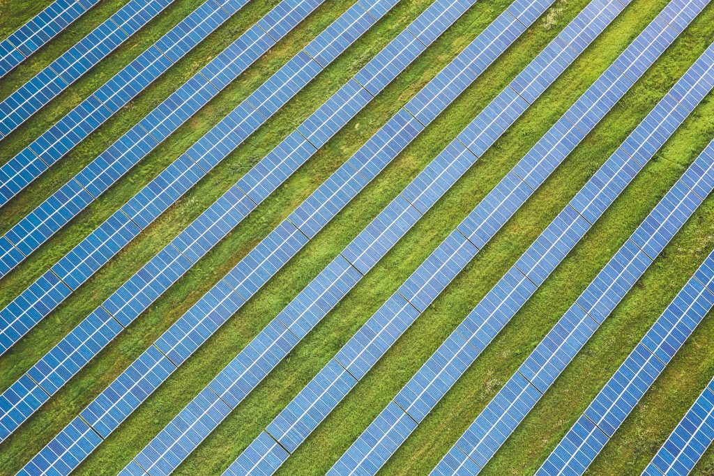 Solar Anlage Klimaschutz mit Sonnenenergie. Foto Markus Spiske Unsplash