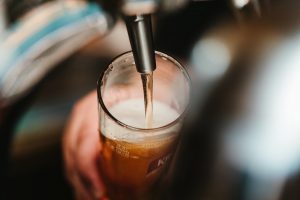 Bierausschank / Foto: Bence Boros on unsplash