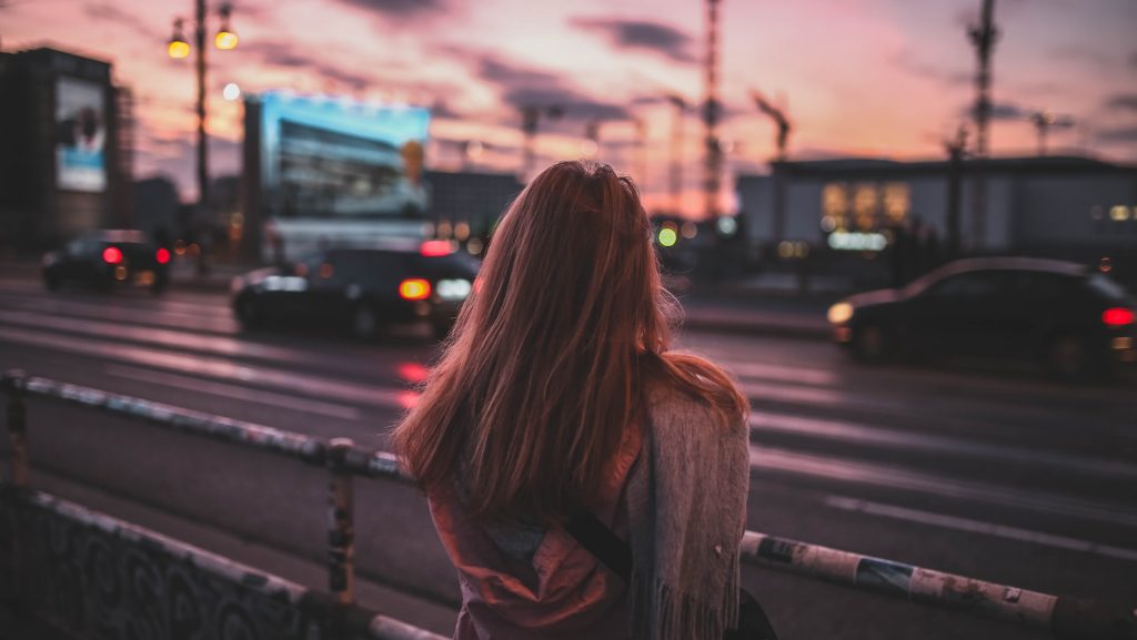 Auto Verkehr Luftverschmutzung stau Flo Karr via Unsplash