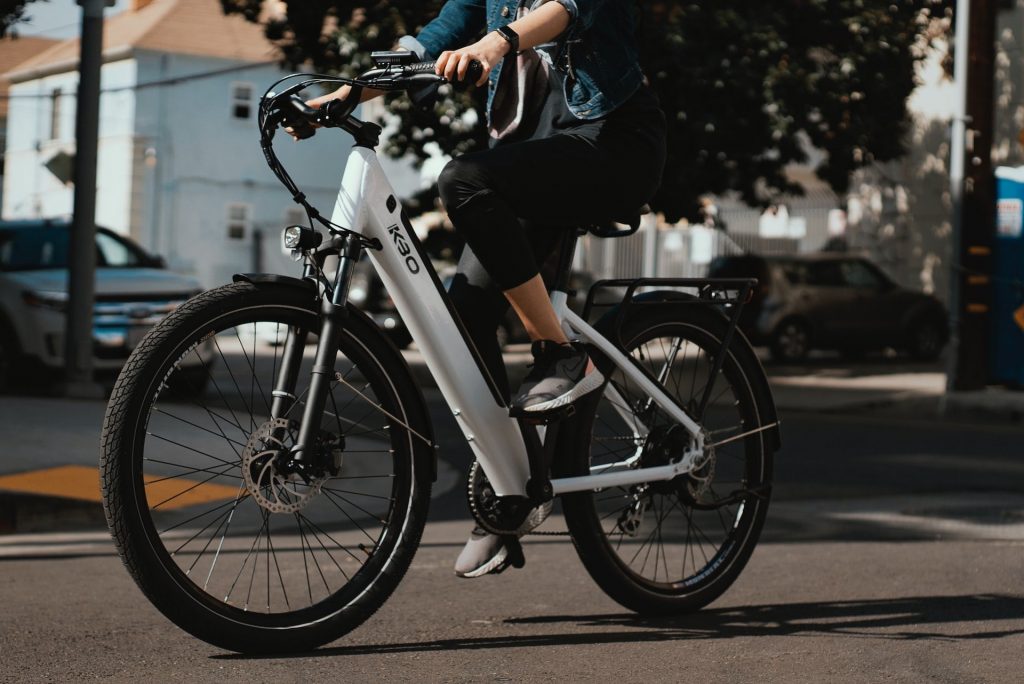 Elektofahrrad mit Batterie, Foto: KBO via Unsplash