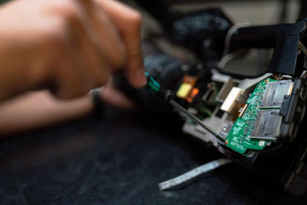 Computer Reparatur nachhaltiger als Neukauf Thisisengineering Raeng via Unsplash