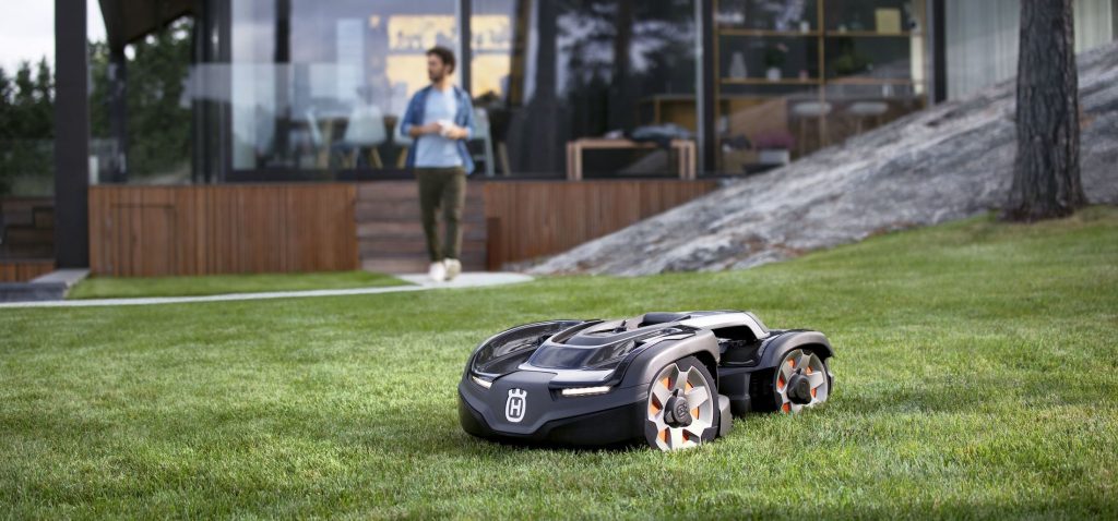 Greentech im Garten Maehroboter Husquarna