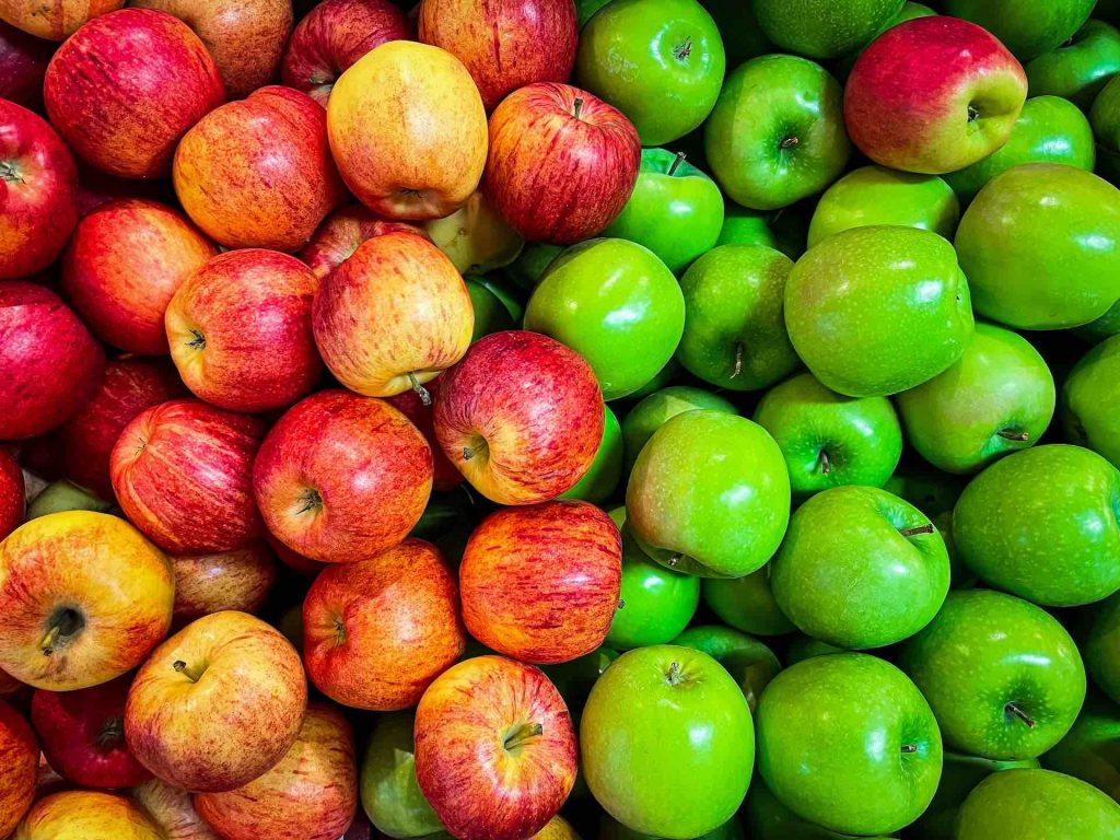 Apfel gruen Obst Lebensmittel Greentech Live. Foto: James Yarema Unsplash