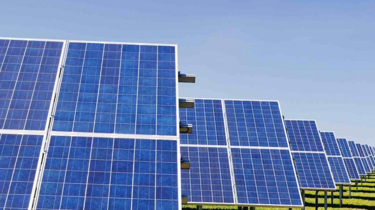 Greentech Solar Energie ClimateTech Zbynek Burival Unsplash