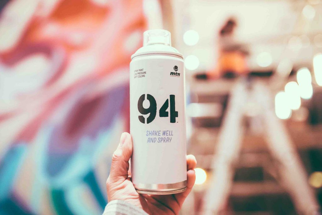 Greentech Wasserstoff Deo Spray Speicher _Edgar Chaparro Unsplash
