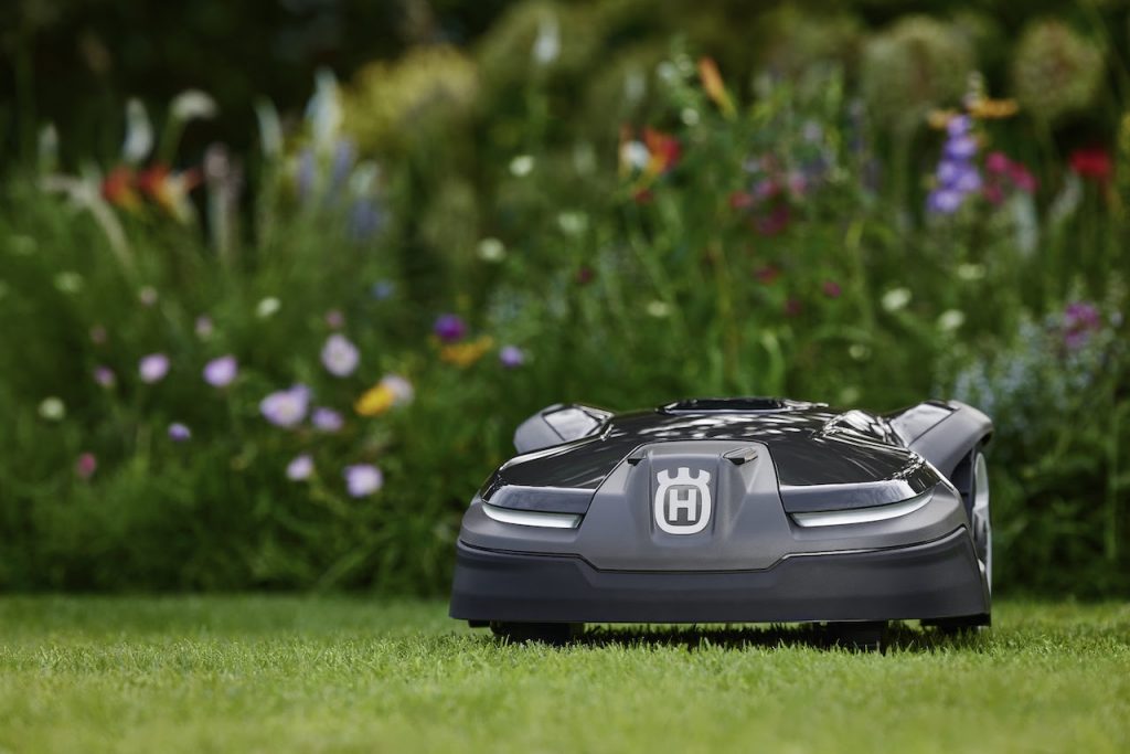Greentech Husqvarna Garten Rewilding Mode Feature Automower Mähroboter
