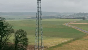 Greentech O2 Energie autarker Mobilfunk Mast versorgt sich selbst mit Strom. Foto: O2