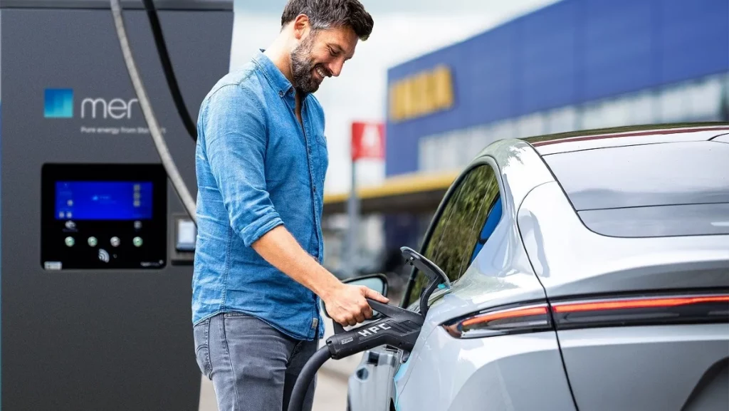 Greentech Ikea Elektroauto Ladepunkt Mer Germany.