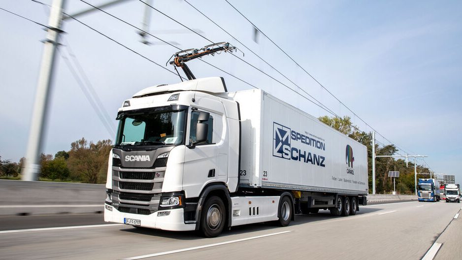 Scania Elektro-LKW auf dem E-Highway mit Oberleitung. Foto Scania / Siemens