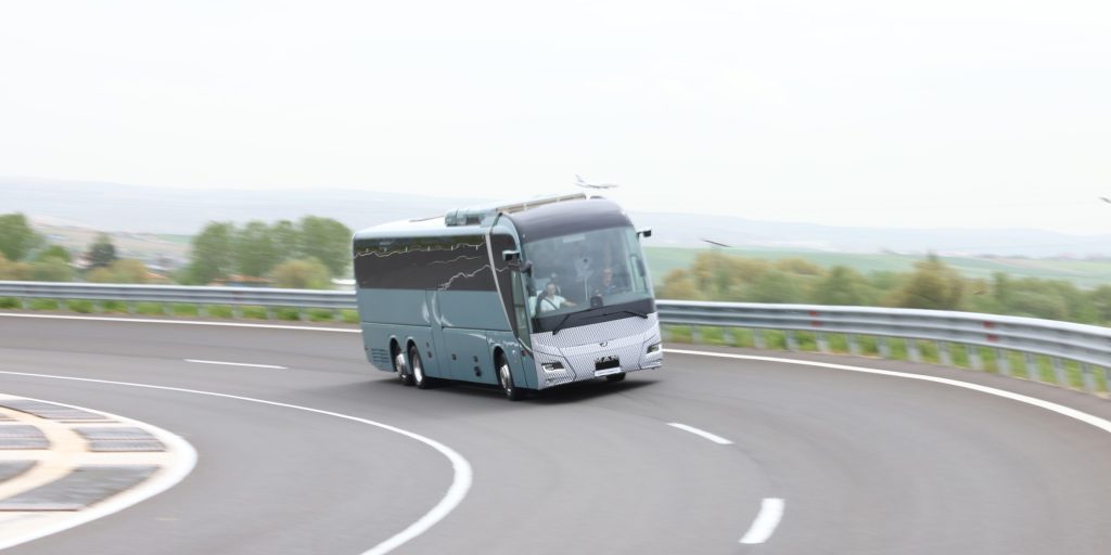 Greentech Mobility MAN bringt Elektrischen Reisebus MAN eCoach