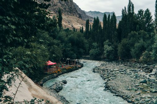 In Pakistan nutzen Bauern künstliche Eistürme, um Wasser für den Frühling zu speichern. Diese einfache Greentech-Idee hilft im Kampf gegen den Klimawandel.