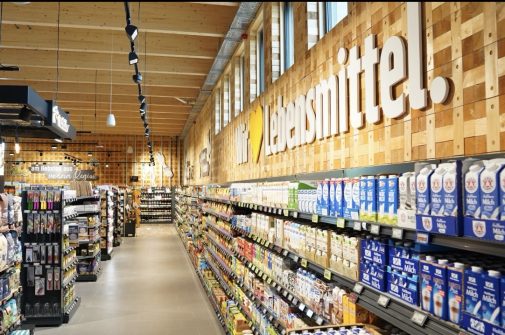 Supermarkt aus Holz: Durch den Bau mit TRIQBRIQ wird Ihr Rohbau 100 % wiederverwendbar.
