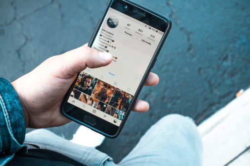 Greentech Social Media Instagram Akku leer Erik Lucatero Unsplash