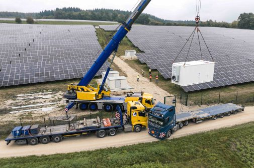 Greentech EnBW-Anlieferung Second Chance-Batteriespeicher.